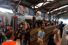 H-2 Lebaran 2025, Stasiun di Wilayah Daop 8 Surabaya Masih Dipadati Pemudik 8 IMG 20250329 201730