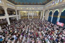 Idul Fitri Momentum Evaluasi dan Totalitas Ketakwaan 4 IMG 20250331 165521