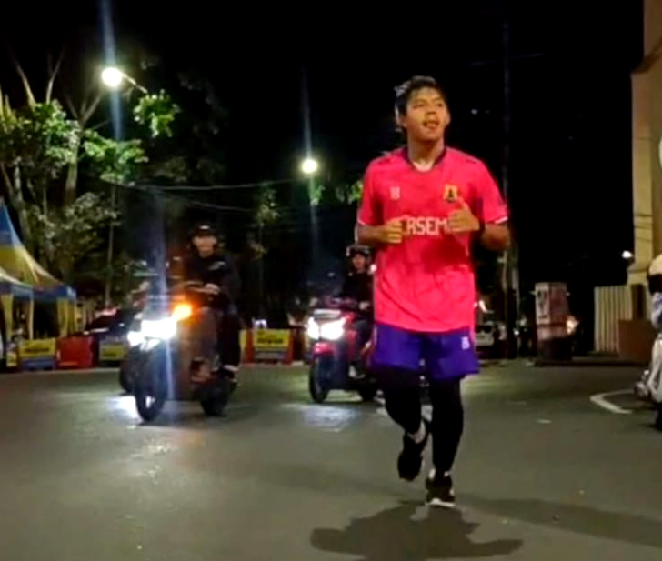 Usung Konsep Night Run, Persema Malang Gelar Latihan Fisik Unik Selama Ramadan 19 Usung Konsep Night Run, Persema Malang Gelar Latihan Fisik Unik Selama Ramadan