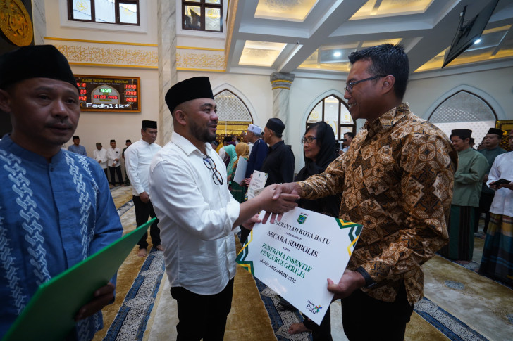 Wawali Heli Suyanto Umumkan Kenaikan Insentif Perangkat RW dan RT se Kota Batu