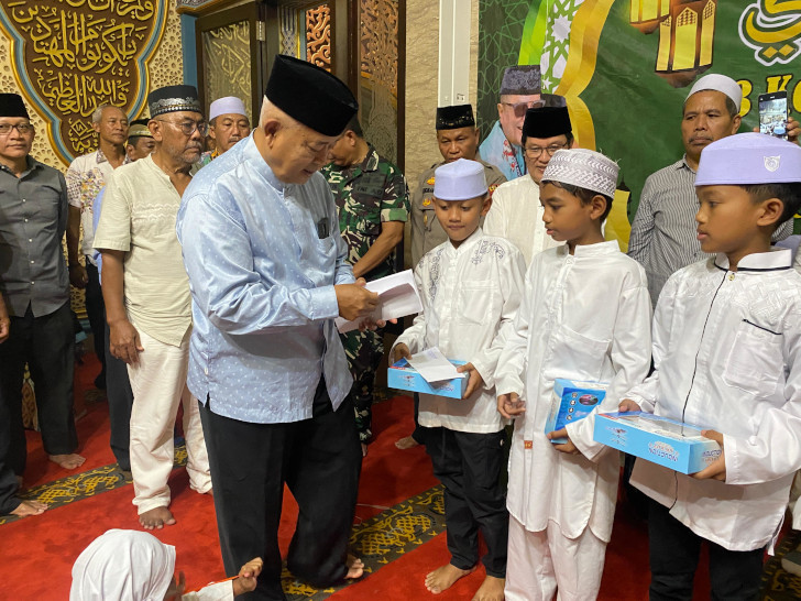 Suasana Haru Saat Orangtua Anak Yatim Curhat di Acara Santunan Anak Yatim Pekan Islami ke XVIII