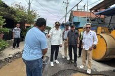 Bupati Sidoarjo Sidak Jalan Rusak di Kureksari, Target Perbaikan Sebelum Lebaran