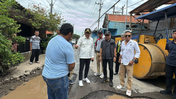 Bupati Sidoarjo Sidak Jalan Rusak di Kureksari, Target Perbaikan Sebelum Lebaran