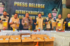 Polda Jatim Gerebek Gudang Pemalsu Minyakita di Sampang dan Surabaya