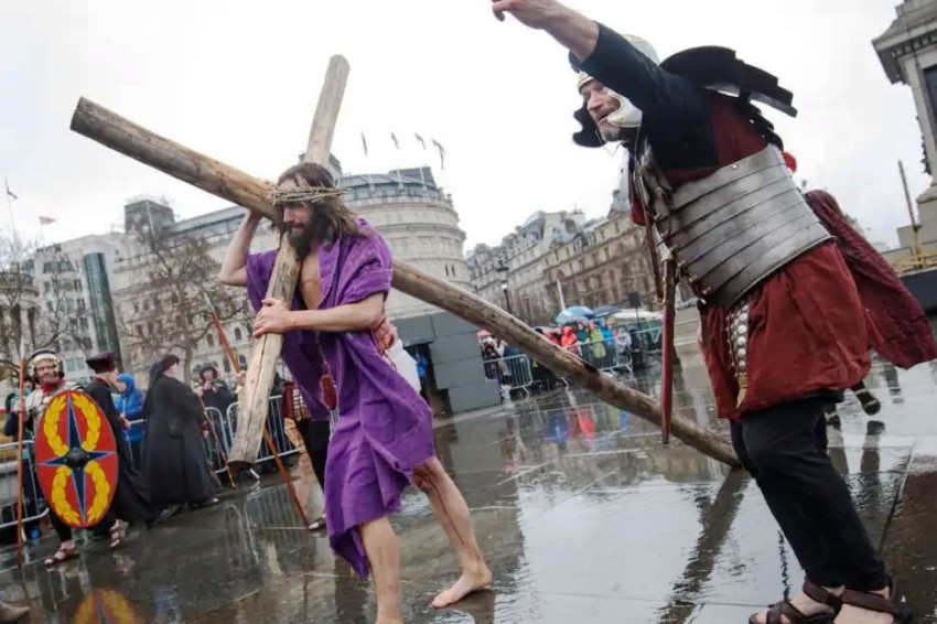 Mengenal Jumat Agung: Sejarah, Tradisi, dan Maknanya bagi Umat Kristen 7 IMG 20250417 WA0056