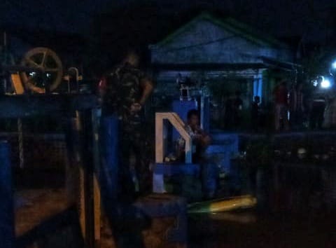 Bocah Berumur Dua Tahun Diduga Terpeleset dan Hilang Tercebur Sungai di Sidoarjo 2 IMG 20250418 WA0061