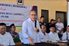 Bangkitkan Perekonomian Desa, Zulhas Luncurkan Koperasi Merah Putih di Jabon Sidoarjo
