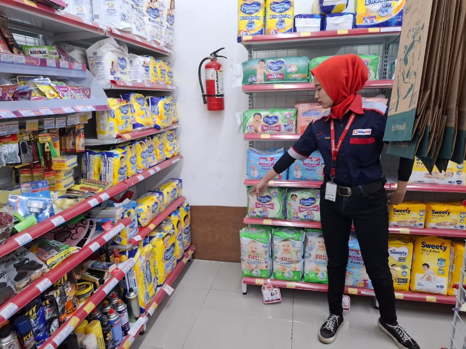 Pencuri Bercadar, Gasak Rokok dan Uang Swalayan Di Blitar 4 IMG 20250409 172953