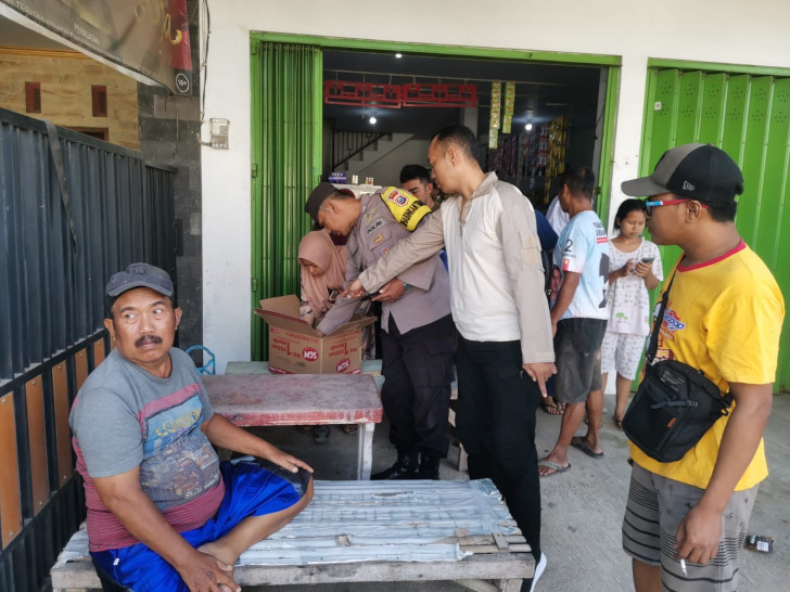 Warga Jember Geger Penemuan Bayi di Depan Pertokoan