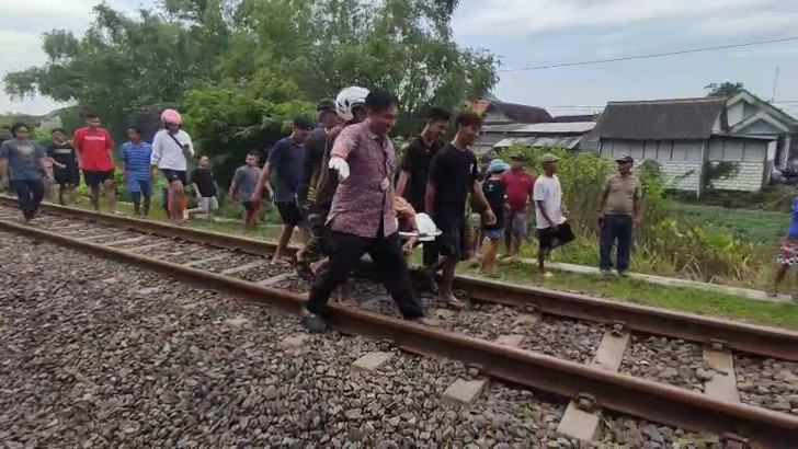 Kakak Dan Adik di Lamongan Tewas Tertabrak Kereta Api Saat Pulang dari Pasar