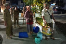 Satpol PP Kembali Gelar Razia Besar-besaran PKL di Alun-alun Jember