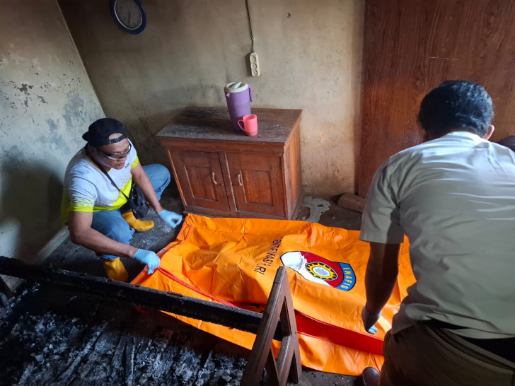 Diduga Lilin Menyambar Kasur, Nenek 91 Tahun Tewas Terpanggang
