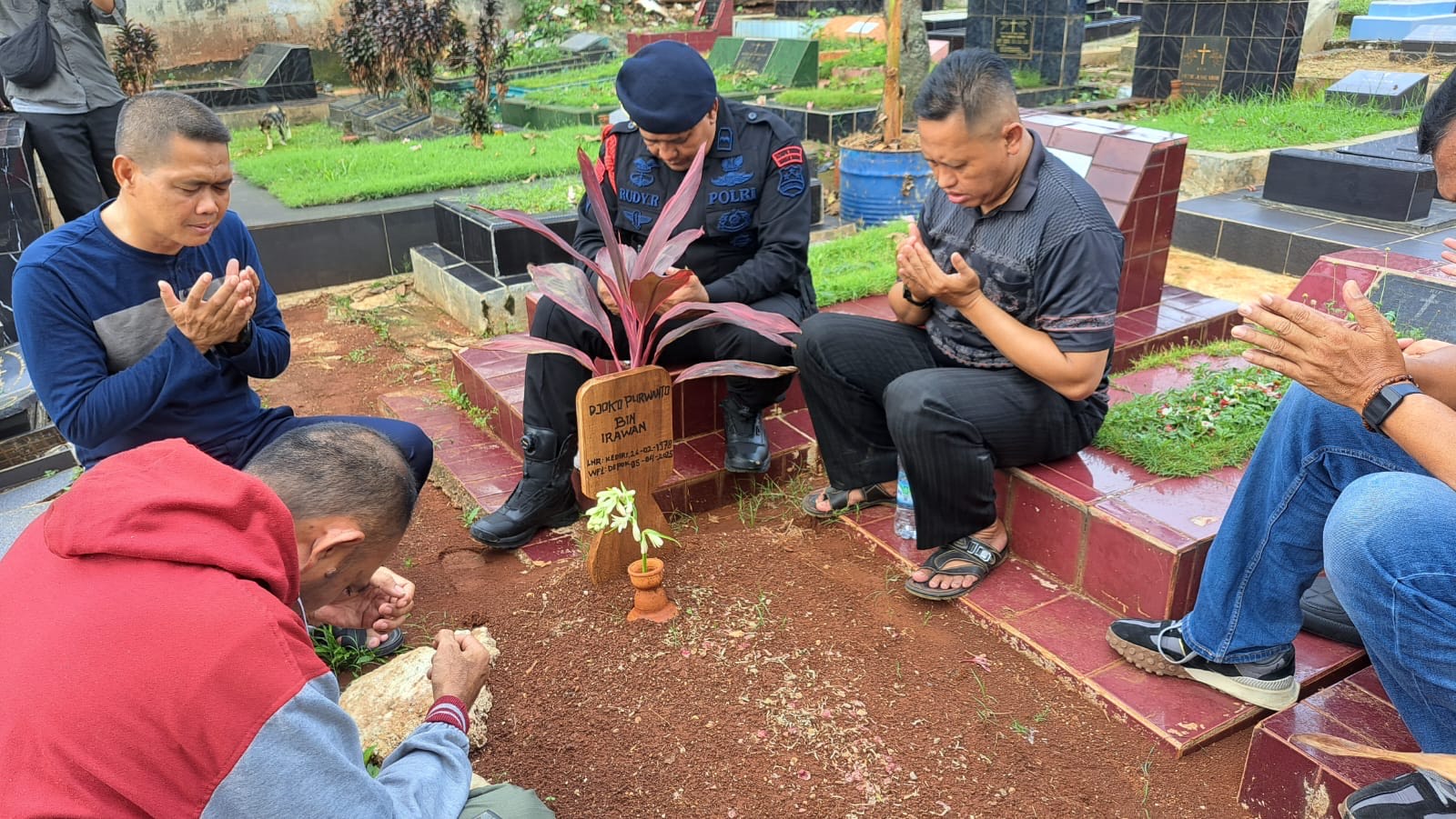 8b85739e 4a1b 4674 941d f67e7ef14f18