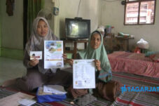 40 Tahun Berjualan, Nenek Penjual Kue Keliling Naik Haji