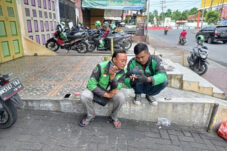 Ribuan Ojek Online di Jember Aksi Mogok, Tuntut Tarif Kemitraan yang Adil 3 Ribuan Ojek Online di Jember Aksi Mogok, Tuntut Tarif Kemitraan yang Adil