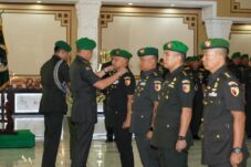 Kolonel Kohir dan Kolonel Agus Sulistyo Resmi Jabat Danrem 083/Baladhika Jaya dan Kajasdam V/Brawijaya 15 IMG 20250503 WA0046
