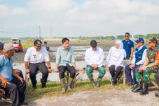 Jatim Jawara Produksi Padi Nasional, Wapres Gibran dan Khofifah Tanam Padi di Ngawi