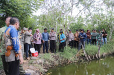 Selidiki Pencemaran Air Sungai, Pemkab Jember Klaim Upayakan Solusi yang Adil 19 Selidiki Pencemaran Air Sungai, Pemkab Jember Klaim Upayakan Solusi yang Adil