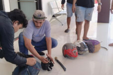 Lempar Bondet ke Polisi, Maling Mobil Tewas Didor di Persawahan Pasuruan 10 Lempar Bondet ke Polisi, Maling Mobil Tewas Didor di Persawahan Pasuruan