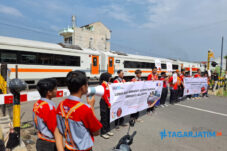 Peringati Harkitnas, KAI Daop 7 Sosialisasi Keselamatan di Perlintasan Sebidang