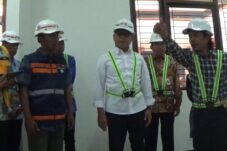 Kepala Kantor Staf Presiden Republik Indonesia, Letjen TNI (Purn) Anto Mukti Putranto, meninjau langsung kesiapan Sekolah Rakyat yang berlokasi di lingkungan Politeknik Kota Malang, Jumat (20/6/2025).