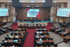 Ketua DPRD Kabupaten Malang Kecewa Florawisata Santera de Laponte Mendadak Tak Hadir Rapat 11 Ketua DPRD Kabupaten Malang Kecewa Florawisata Santera de Laponte Mendadak Tak Hadir Rapat