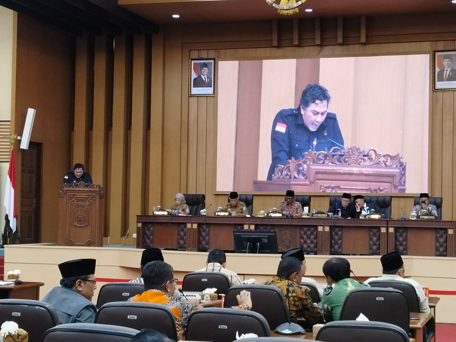Catatan Fraksi PDI Perjuangan Soal RPJMD Kabupaten Malang 2025-2026 7 Ketua fraksi PDI P DPRD Kabupaten Malang Abdul qodir saat menyampaikan pandangan dalam rapat paripurna, Senin (2/6/2025) sore.