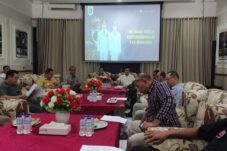 Seratus Hari Kerja, Pak Yes dan Mas Dirham Ungkapkan Capaian Realisasi Program Prioritas 1 Bupati Lamongan Yuhrohnur Efendi memaparkan program 100 hari kerja kepemimpinannya.