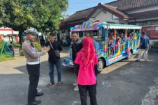 Polres Blitar Kota Sosialisasi Larangan Kereta Kelinci Tidak Beroperasi di Jalan Raya 8 IMG 20250613 WA0020