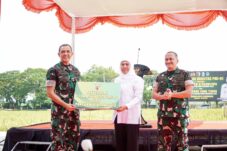 Gubernur Jatim bersama Pangdam V Brawijaya meresmikan Kampung Pandu di Desa Jotosanur, Lamongan.