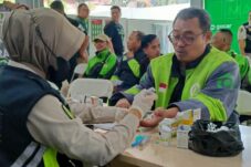 Hari Bhayangkara, Polresta Malang Kota Gelar Cek Kesehatan Gratis untuk Driver Ojol 7 Pelaksanaan cek kesehatan gratis oleh tim dokkes Polresta Malang Kota (istimewa)