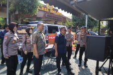 Komisioner Kompolnas saat meninjau langsung beberapa fasilitas layanan di Polres Malang (25/6/2025) (Dok. Humas Polres Malang)