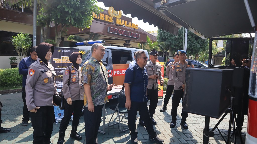 Komisioner Kompolnas saat meninjau langsung beberapa fasilitas layanan di Polres Malang (25/6/2025) (Dok. Humas Polres Malang)