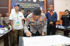 Kapolres Malang AKBP Danang Setiyo P.S. saat memimpin rapat koordinasi besar menjelang peringatan 1 Suro , Kamis (26/6/2025) (Dok. Humas Polres Malang)