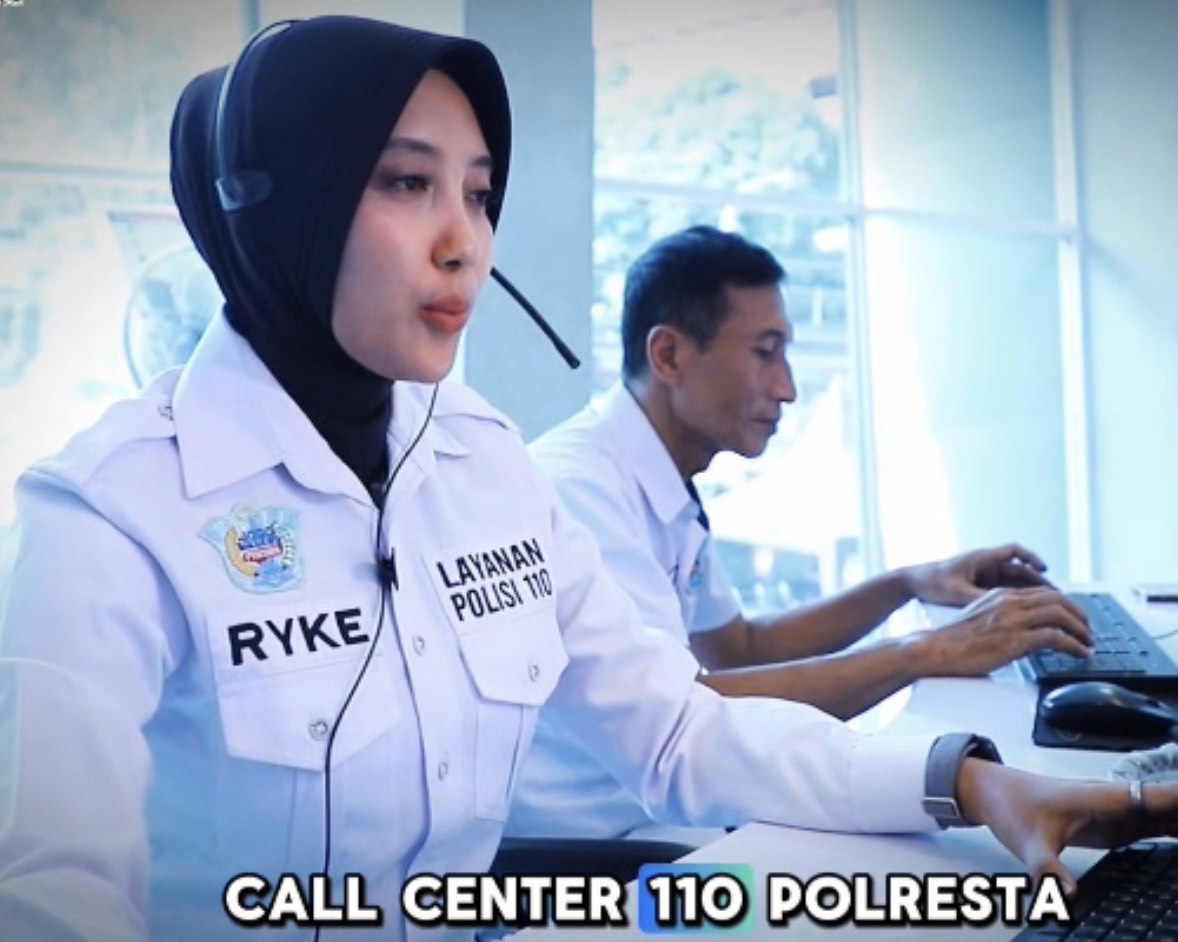 Petugas call center Polresta Malang Kota (Istimewa)