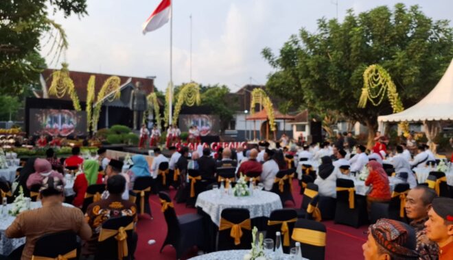 Jelang Haul Bung Karno, Walikota Blitar Gelar Gala Senja Mustika Rasa 2 (Suasana gala senja di Istana Gebang Kota Blitar. Novianto/tagarjatim.id)