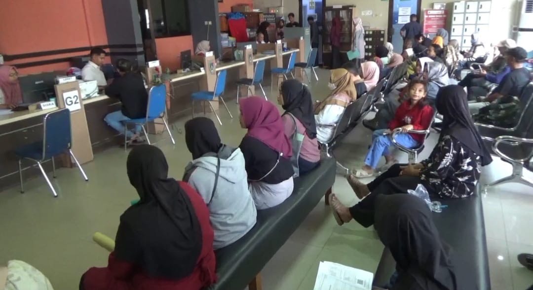 Antrean pelajar di Jombang mengurus KTP elektronik memanfaatkan momen libur sekolah (Istimewa)