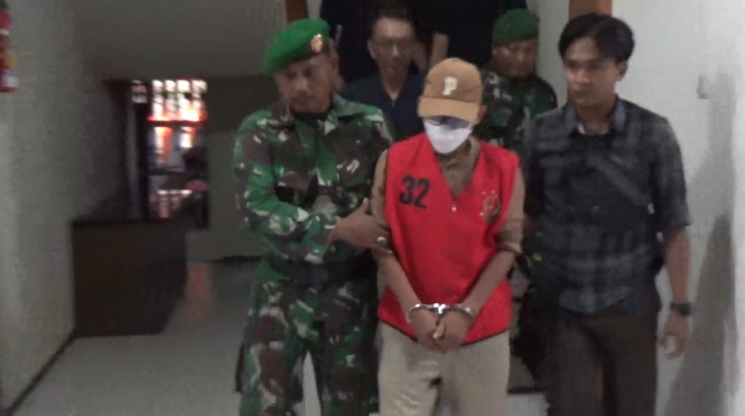 Tersangka Ponco Mardi Utomo saat dibawa petugas ke lapas (Istimewa)