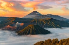 Mengenal 6 Jalur Menuju Puncak Indah Gunung Rinjani, Ada "Jalur Neraka"