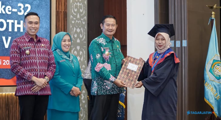 Pemkab Lamongan Wisuda 192 Peserta Sekolah Orang Tua Hebat