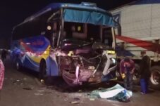 Bus Sugeng Rahayu Tabrak Truk di Jombang, Lima Orang Luka Luka 6 8d02daae d708 49d1 9410 8d225a82c7ba