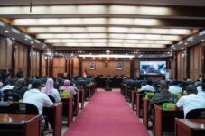 Suasana Rapat Paripurna di gedung DPRD Sidoarjo pada tanggal 16 Juli 2025. (Foto : Eleanor)