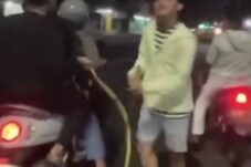 Tangkapan layar video viral saat dua kelompok diduga gangster terlibat bentrok. (Foto : Istimewa)