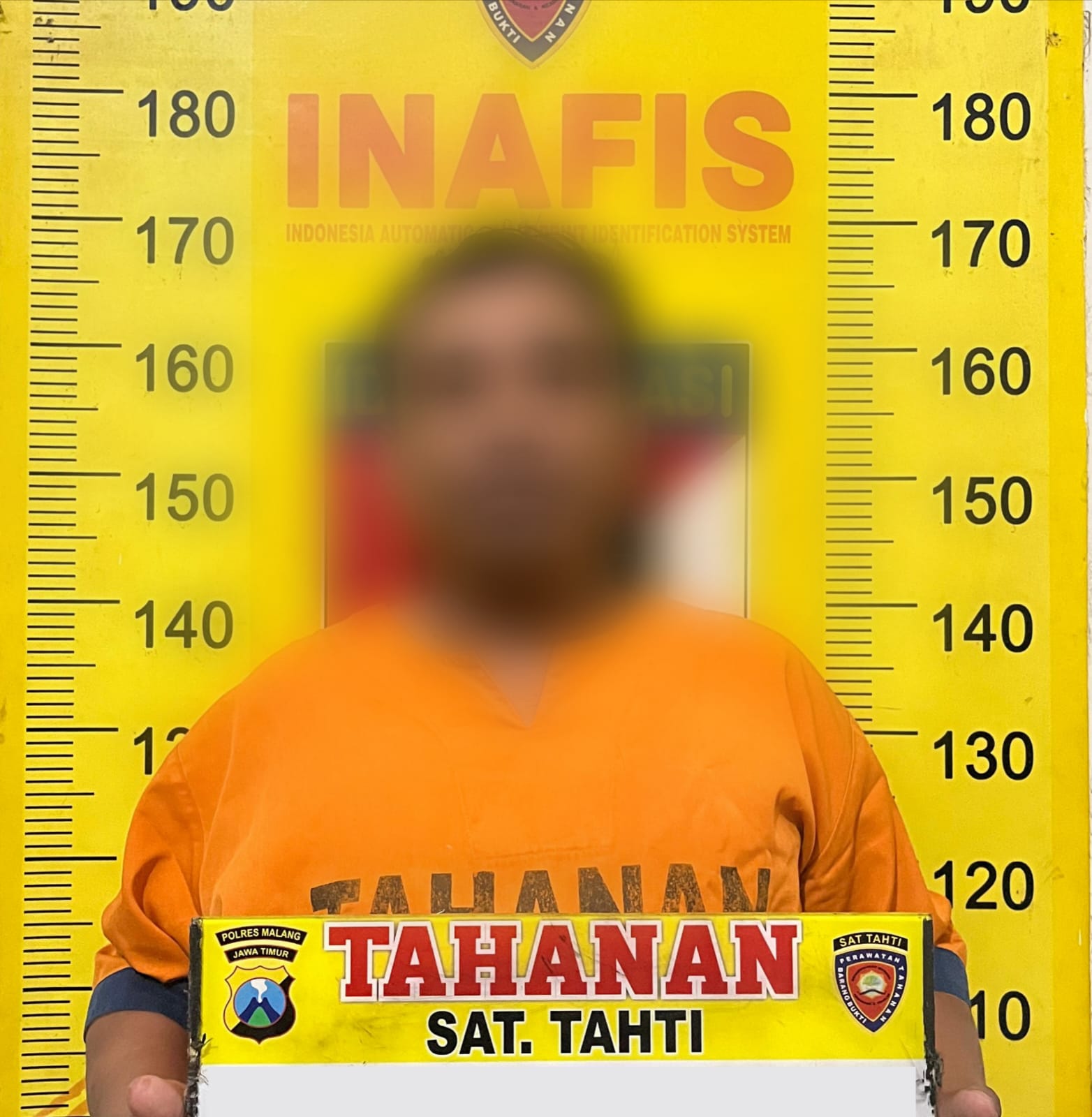 Tersangka WR, warga Kecamatan Sukun, Kota Malang setelah di tangkap Polisi. (Dok. Humas Polres Malang)