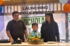 Edwin Jesse Nicholas, Bocah enam tahun asal Kota Malang melaunching singel perdananya. (Istimewa)