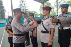 Para pejabat yang melaksanakan yang melaksanakan serahterima jabatan (14/7/2025) (Foto: Abdullah/tagarjatim.id)