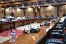 Suasana hearing Komisi D DPRD Sidoarjo dengan KONI Sidoarjo, Senin (14/7/2025). (Foto : Eleanor)