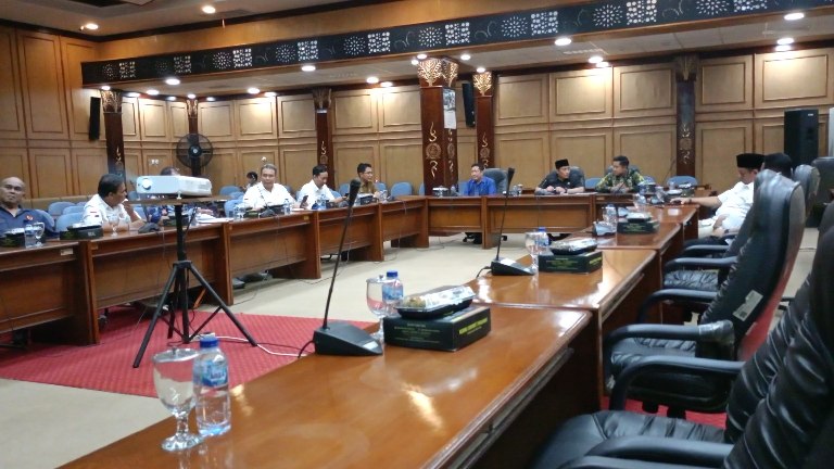 Suasana hearing Komisi D DPRD Sidoarjo dengan KONI Sidoarjo, Senin (14/7/2025). (Foto : Eleanor)