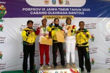 Mahasiswa Sosisologi UMM yang sukses meraih Medali Perak pada Cabang Olahraga Gantole. (Istimewa)