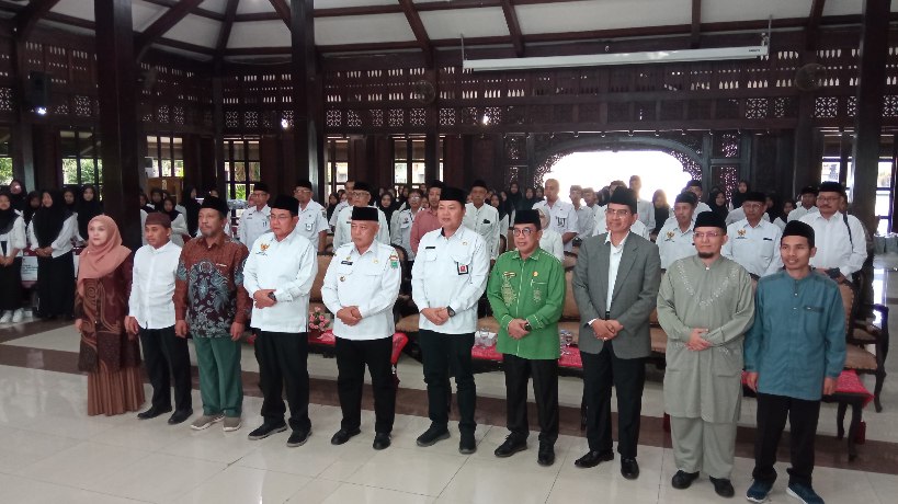 Bupati Malang Drs.H.M.Sanusi, M.M dan para rektor universitas yang ditunjuk menjalin kerjasama dengan Baznas (30/7/2025) (Foto: Abdullah/tagarjatim.id)